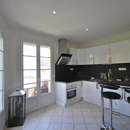 2 Palais Justinia * Cannes